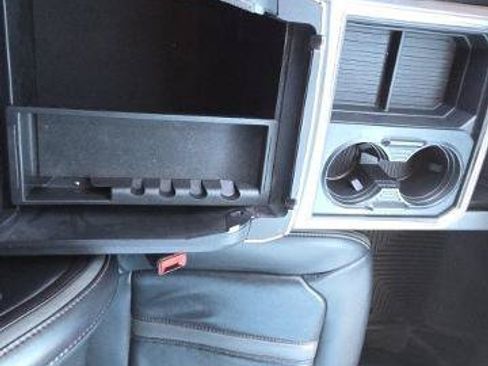 Certified 2020 Ford F350 Platinum w/ FX4 Off-Road Package AWD/4WD image 27