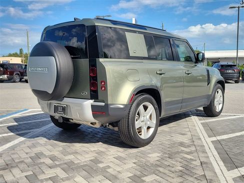 Used 2022 Land Rover Defender 110 SE image 5