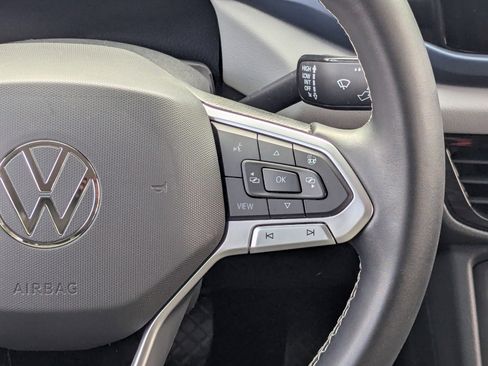 Used 2022 Volkswagen Taos SE w/ IQ.Drive SE Package image 18