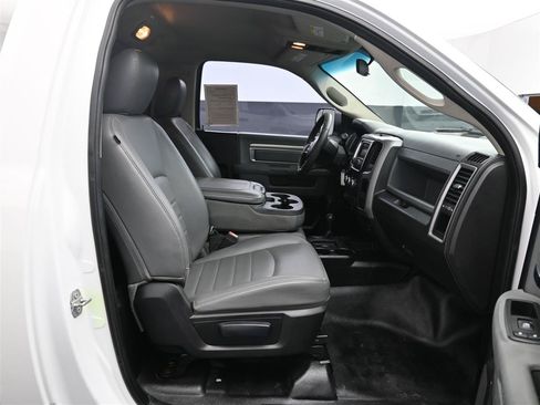 Used 2017 RAM 2500 Tradesman w/ Chrome Appearance Group AWD/4WD image 9