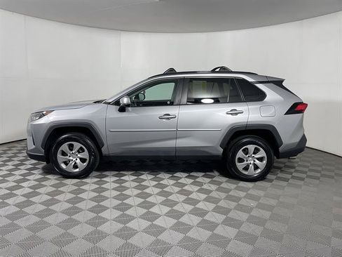 Certified 2019 Toyota RAV4 LE AWD/4WD image 4