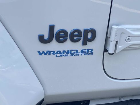 Used 2022 Jeep Wrangler Unlimited Rubicon 4xe w/ Cold Weather Group AWD/4WD image 14