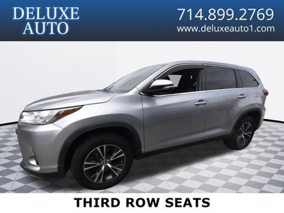 Used 2019 Toyota Highlander LE w/ Carpet Mat Package (TMS)