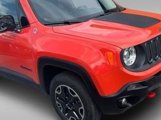 Used 2017 Jeep Renegade Trailhawk w/ Premium Trailhawk Package AWD/4WD video 2