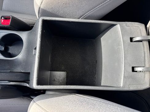 Used 2017 Hyundai Elantra SE image 24