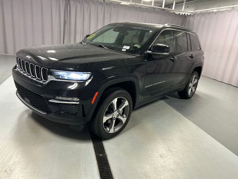 Used 2024 Jeep Grand Cherokee Limited w/ Trailer Tow Package image 3