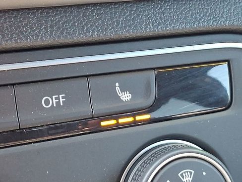 Used 2023 Volkswagen Atlas Cross Sport SE image 26