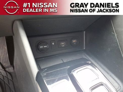 Used 2023 Hyundai Sonata Limited w/ Preferred Accessory Package FWD image 18