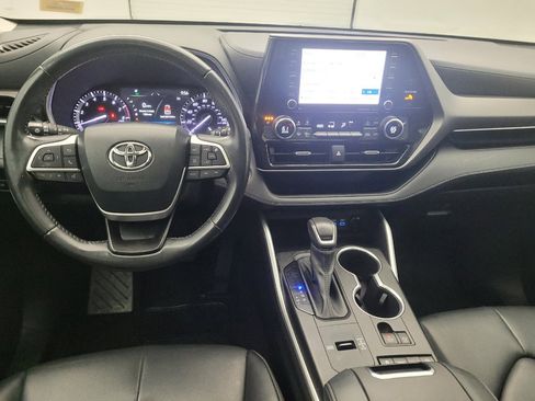 Used 2022 Toyota Highlander XLE image 22