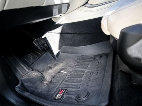 Used 2016 BMW X5 M image 16