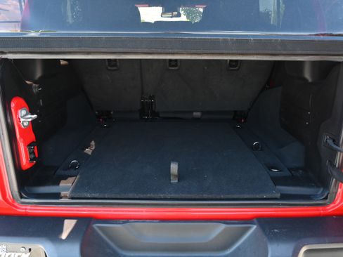 Used 2024 Jeep Wrangler Sahara w/ Safety Group AWD/4WD image 32