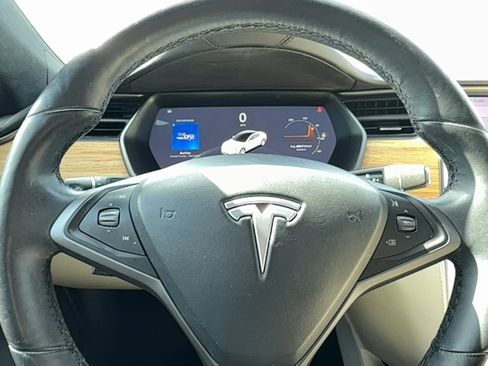 Used 2020 Tesla Model S Long Range Plus image 18