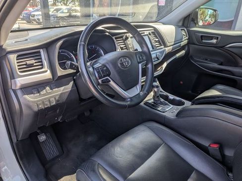 Used 2019 Toyota Highlander Limited AWD/4WD image 13