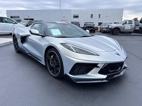 Used 2021 Chevrolet Corvette Stingray Premium Conv w/ Z51 Performance Package image 3