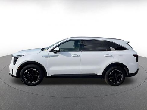 Used 2024 Kia Sorento S FWD image 9