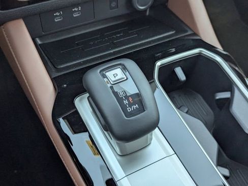 New 2025 Mitsubishi Outlander SEL image 16