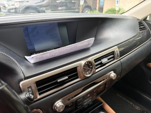 Used 2016 Lexus GS 200t w/ Premium Package RWD image 8