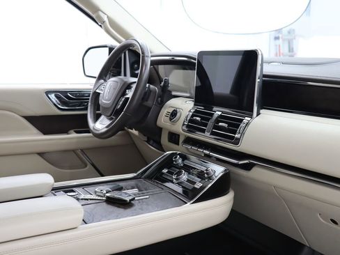 Used 2019 Lincoln Navigator Reserve AWD/4WD image 33