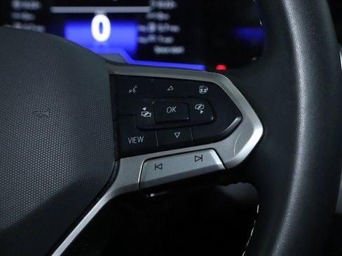 Used 2024 Volkswagen Taos SE image 25