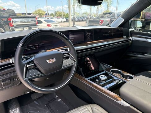 Used 2026 Cadillac Escalade Platinum Sport w/ LPO, ONYX Package AWD/4WD image 19