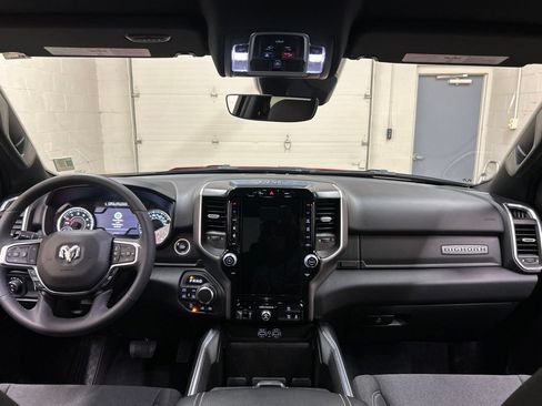 Used 2025 RAM 1500 Big Horn AWD/4WD image 18