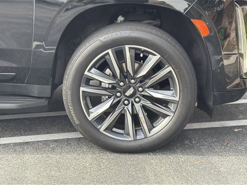 Used 2023 Cadillac Escalade ESV Sport image 40