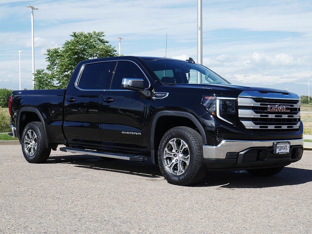 Used 2024 GMC Sierra 1500 SLE w/ X31 Off-Road Package AWD/4WD image 7