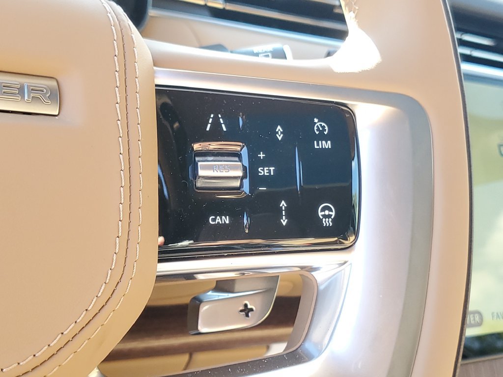 New 2026 Land Rover Range Rover Long Wheelbase SE AWD/4WD image 19