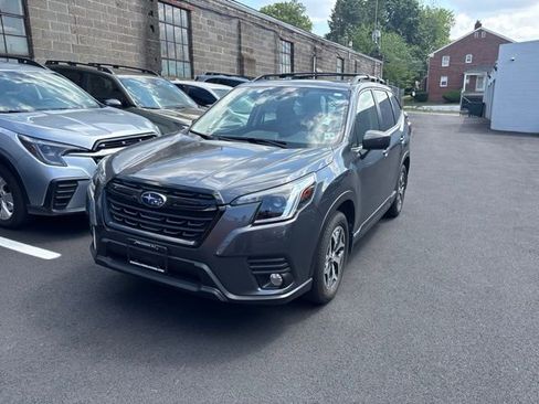 Used 2023 Subaru Forester Premium AWD/4WD image 1