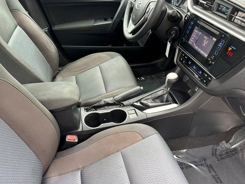 Used 2019 Toyota Corolla LE FWD image 15