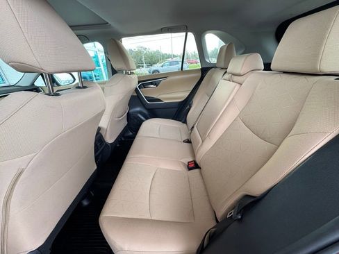 Used 2019 Toyota RAV4 XLE image 19