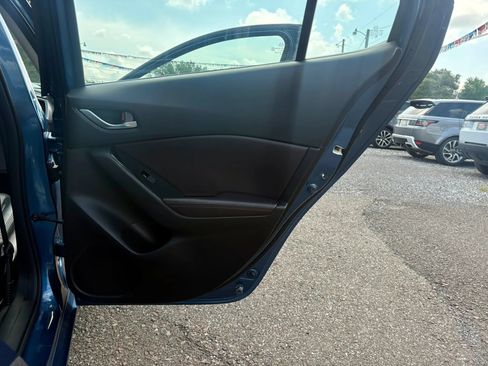 Used 2017 MAZDA MAZDA3 Touring w/ Popular Equipment Package FWD image 13
