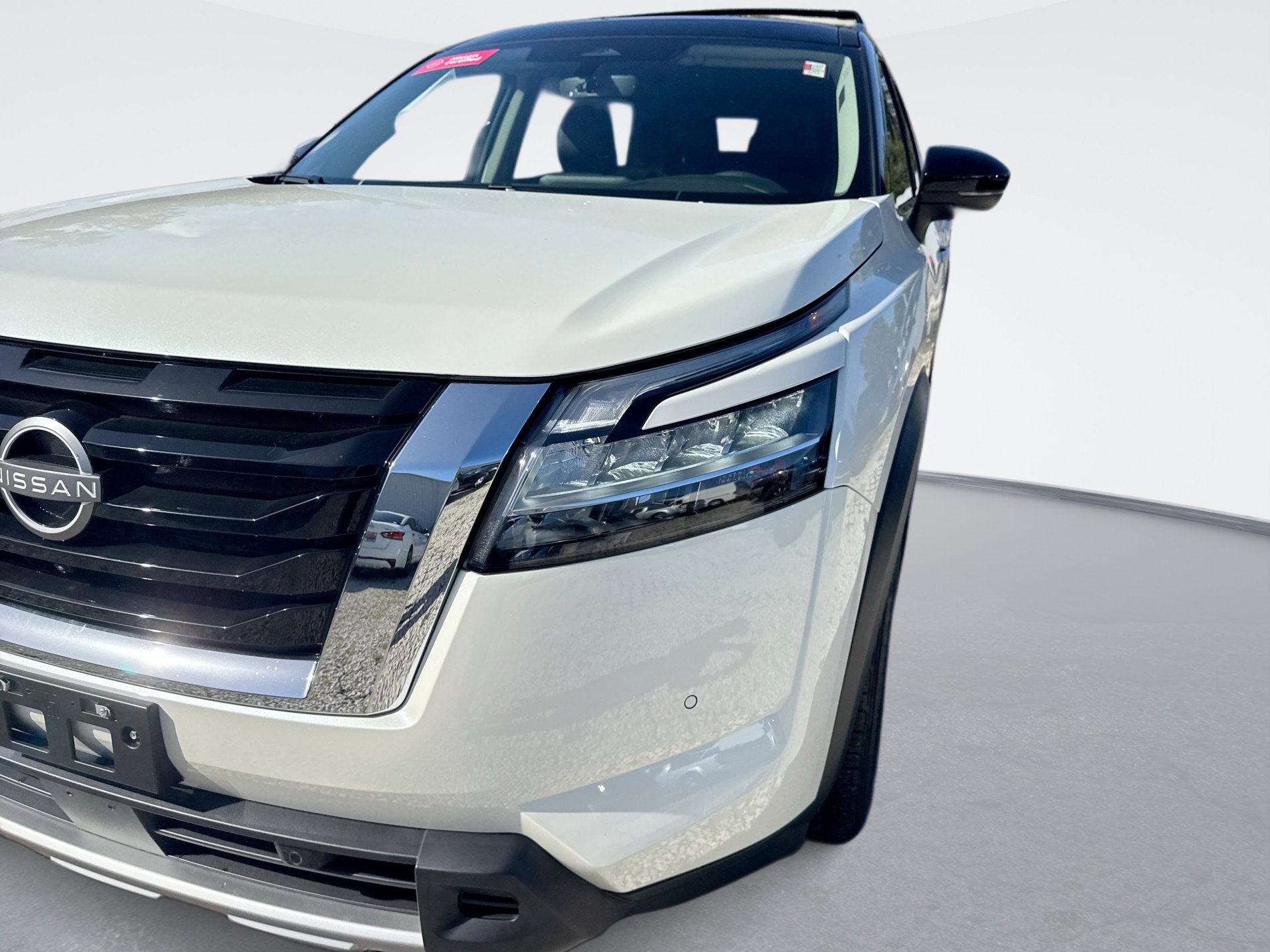 Certified 2024 Nissan Pathfinder SL FWD image 10