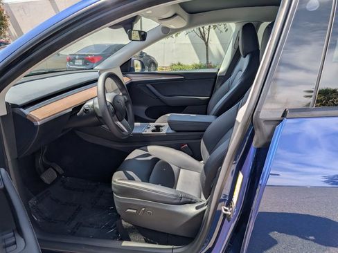 Used 2023 Tesla Model Y Long Range AWD/4WD image 15