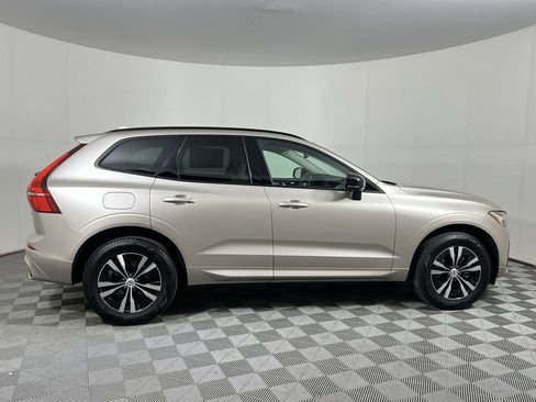 Certified 2025 Volvo XC60 B5 Core image 11