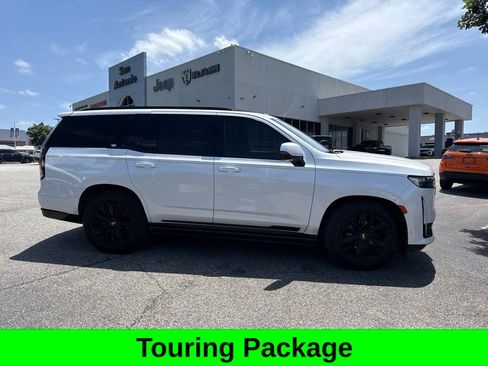 Used 2022 Cadillac Escalade Sport Platinum RWD image 6