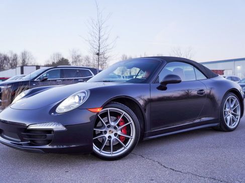 Used 2014 Porsche 911 Carrera 4S image 2