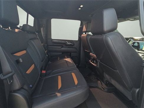 Used 2024 GMC Sierra 2500 AT4 w/ AT4 Preferred Package image 12