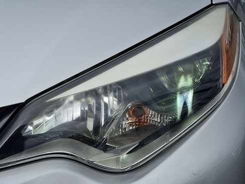 Used 2016 Toyota Corolla LE image 10