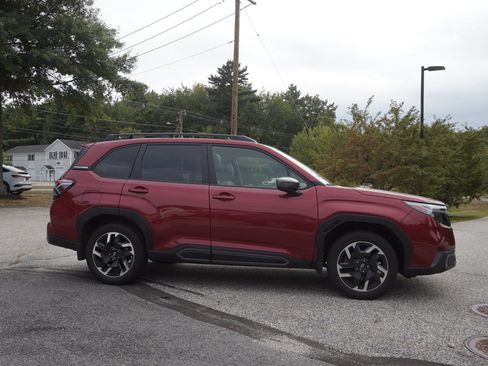 Used 2025 Subaru Forester Limited AWD/4WD image 4