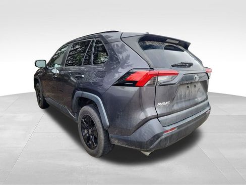 Used 2021 Toyota RAV4 XLE AWD/4WD image 4
