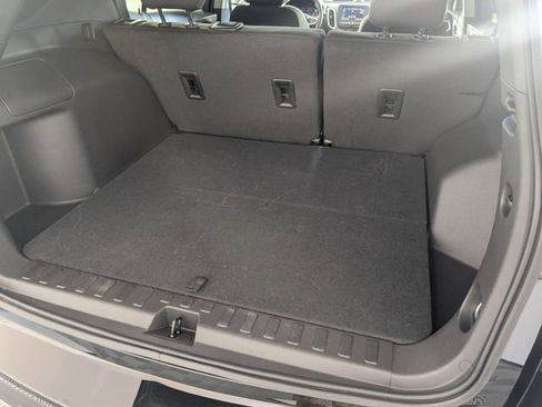 Used 2024 Chevrolet Equinox LT FWD image 28