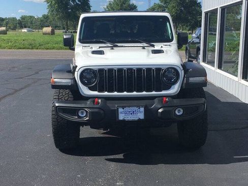 Used 2024 Jeep Gladiator Rubicon w/ Technology Group AWD/4WD image 4