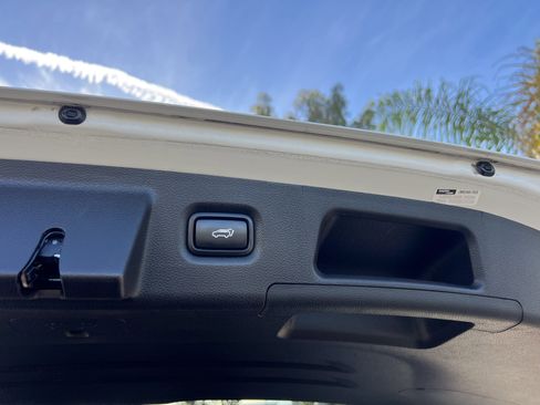 Used 2021 Hyundai Santa Fe Limited image 39