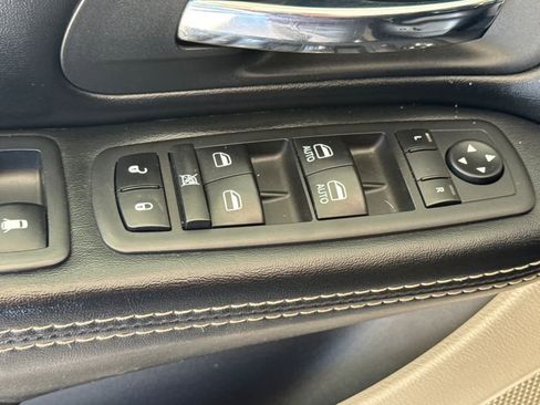 Used 2019 Dodge Grand Caravan SXT FWD image 13