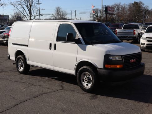 Used 2023 GMC Savana 2500 w/ Driver Convenience Package image 2