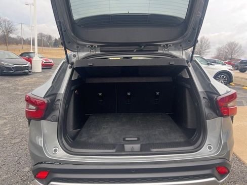 Used 2025 Chevrolet Trax LT w/ Driver Confidence Package image 18