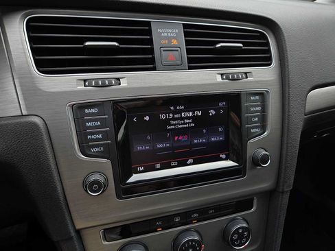 Used 2015 Volkswagen Golf S FWD image 26