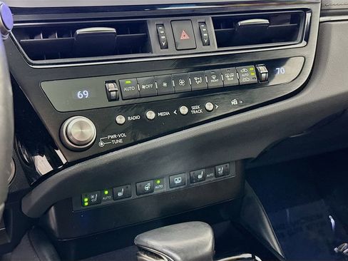 Used 2023 Lexus ES 300h w/ Accessory Package (Z1) FWD image 22
