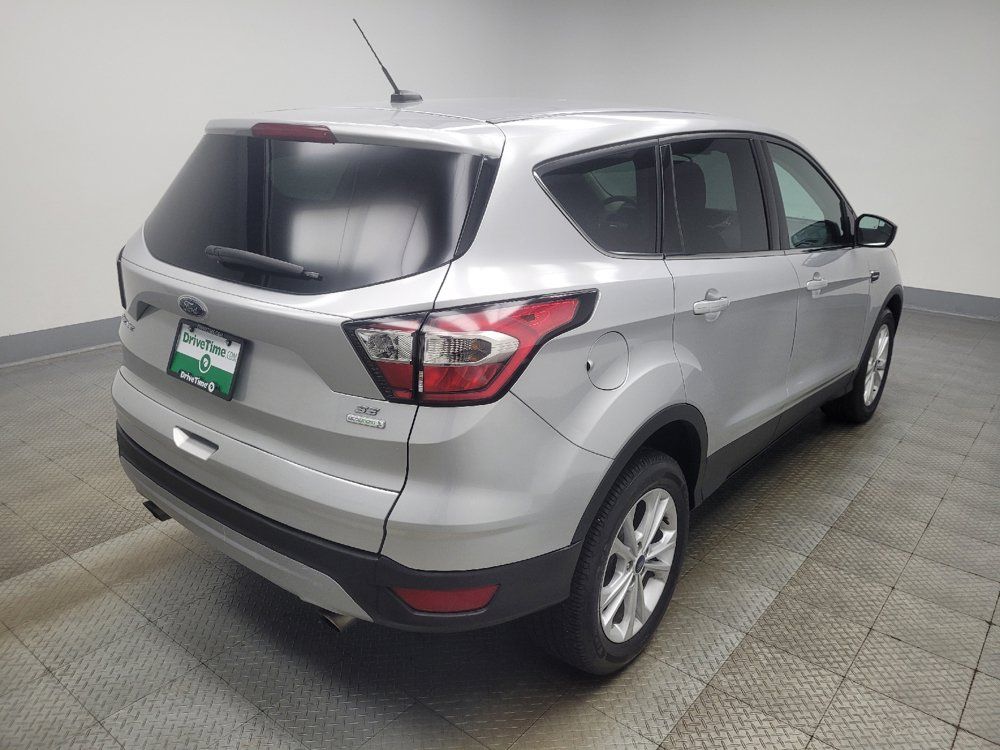Used 2017 Ford Escape SE FWD image 9